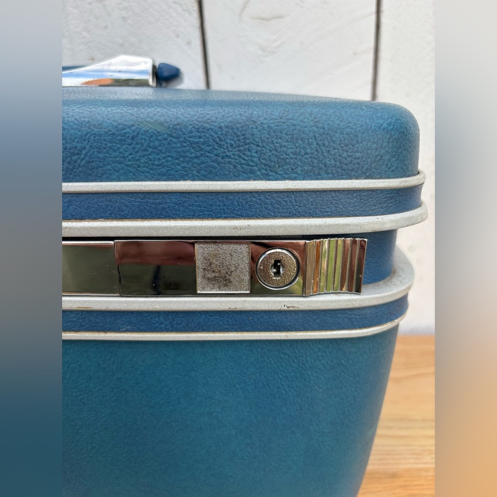 Samsonite - Blue Train Case - Picture 10 of 11